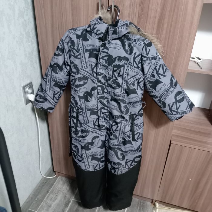 Продам детский зимний комбинезон