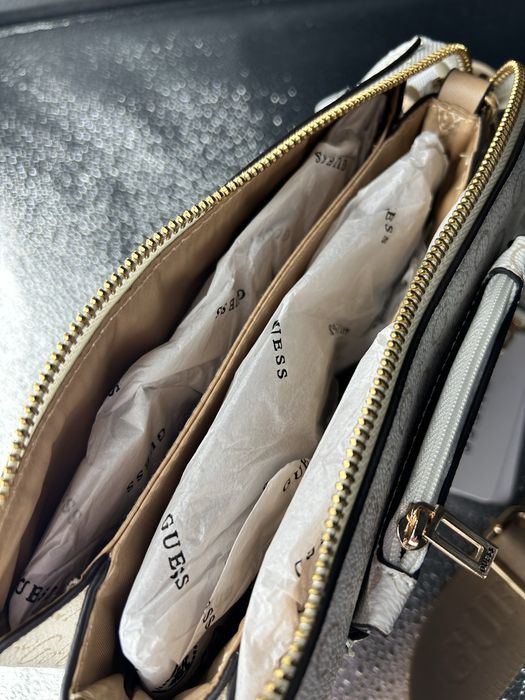 Poseta de dama Guess noua cu eticheta