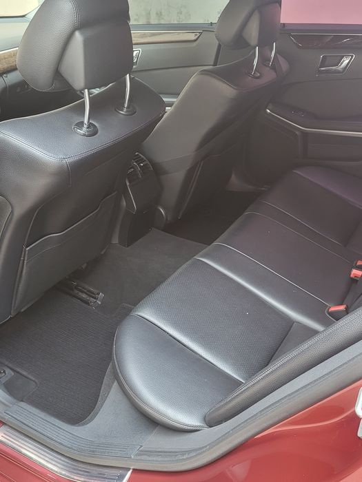 Vând Mercedes E200