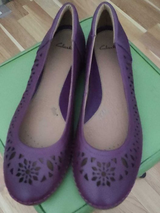 Нови лилави дамски балерини Clarks