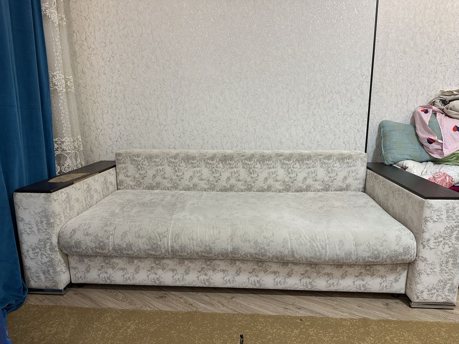 Продам диван недорого
