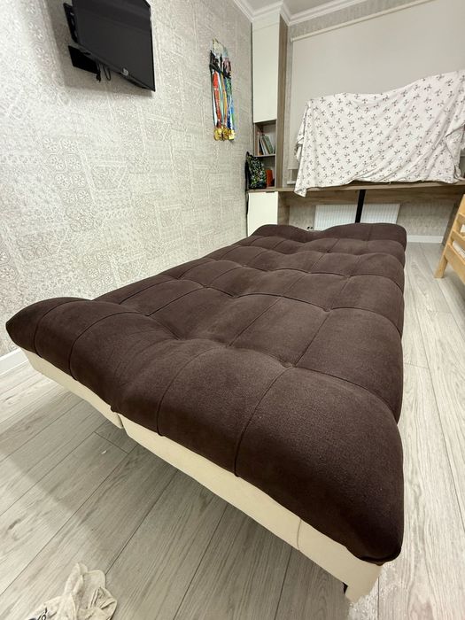 Продам диван в отличном состоянии.