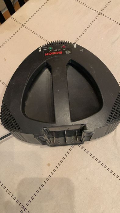 Bosch professional 36v зарядно и 1.3Ah батерия