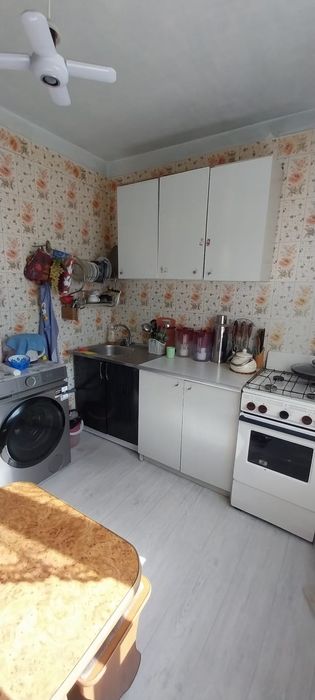 Продам 2 комнатную квартиру 20 микрорайон.