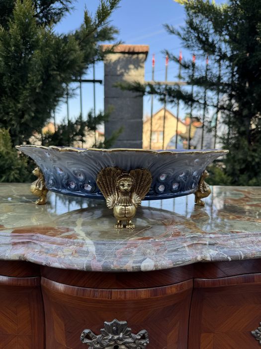 Fructiera meissen - portelan pictat, montura bronz aurit