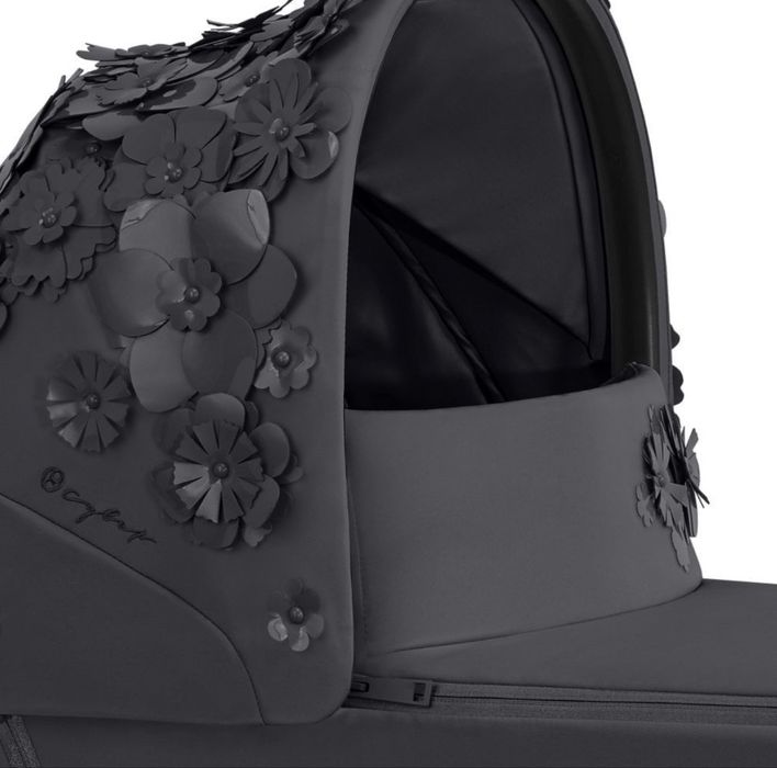 Cybex e- Priam 4 simply flowers зимен кош