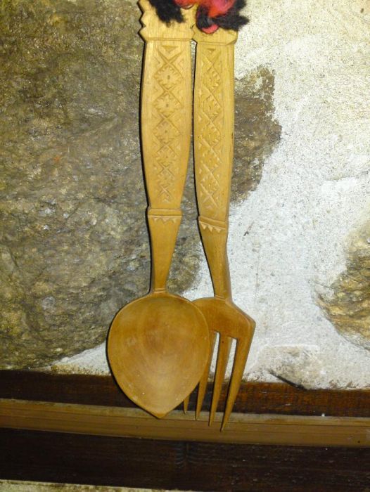 Продавам много стари дьрвени прибори в комплект