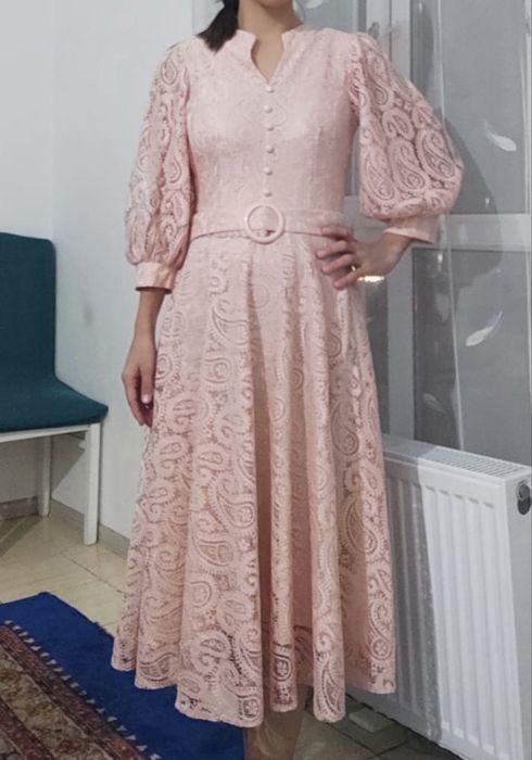 Нарядные женские платья