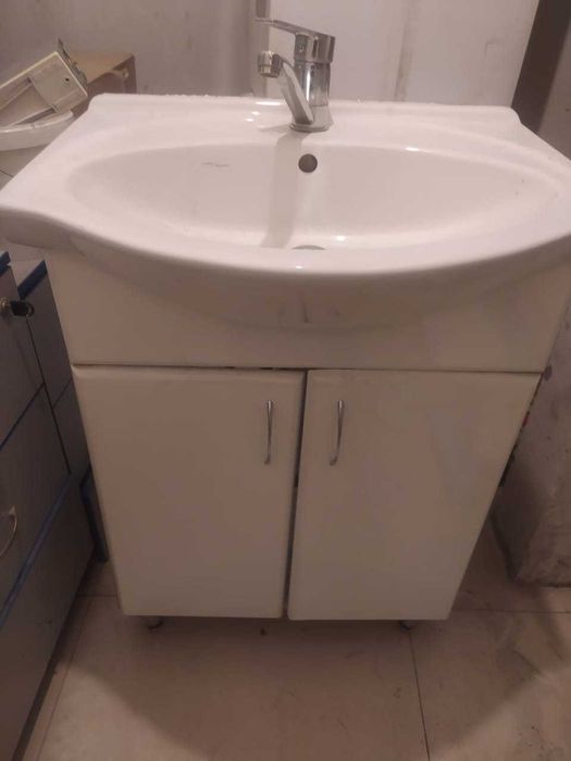 раковина с тумбой