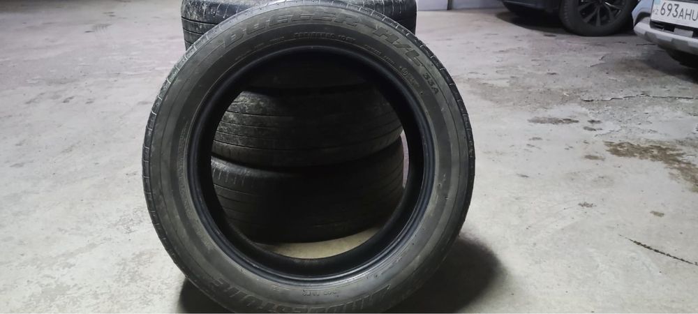 Шины Bridgestone R20/235/55 комплект