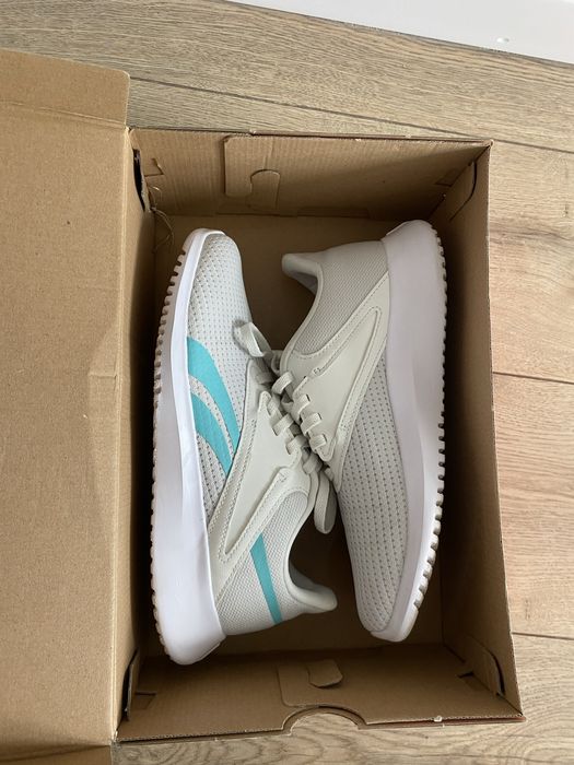 Женские кроссовки от reebok