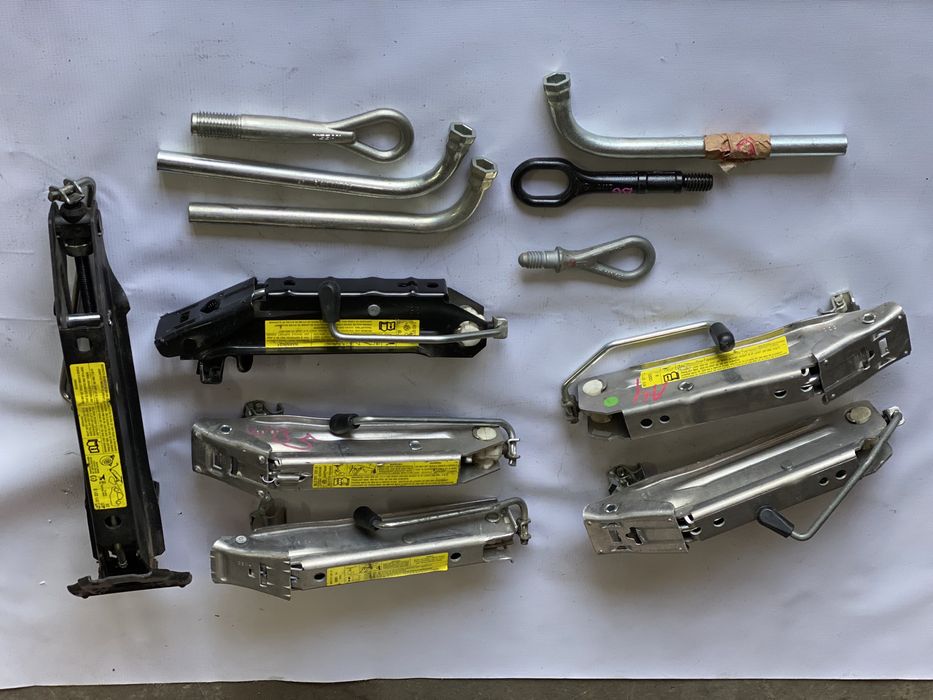 Домкраты  на разные автомобили