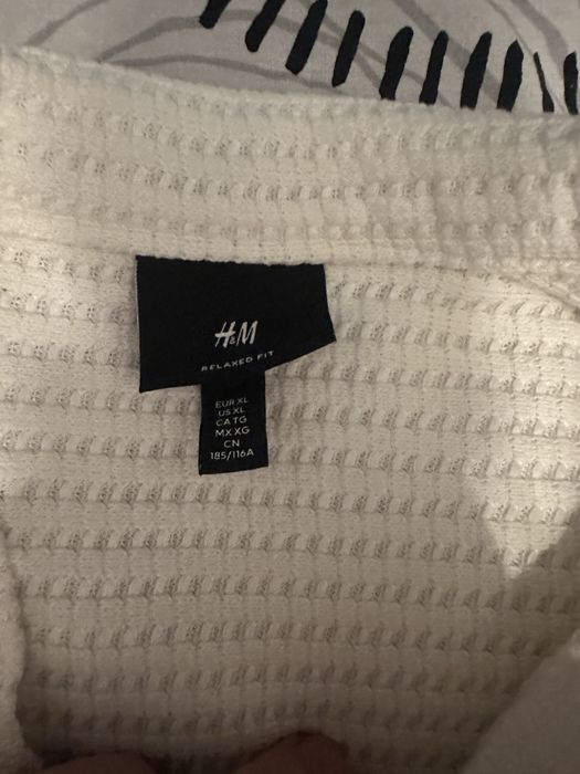 Две чисто нови ризи