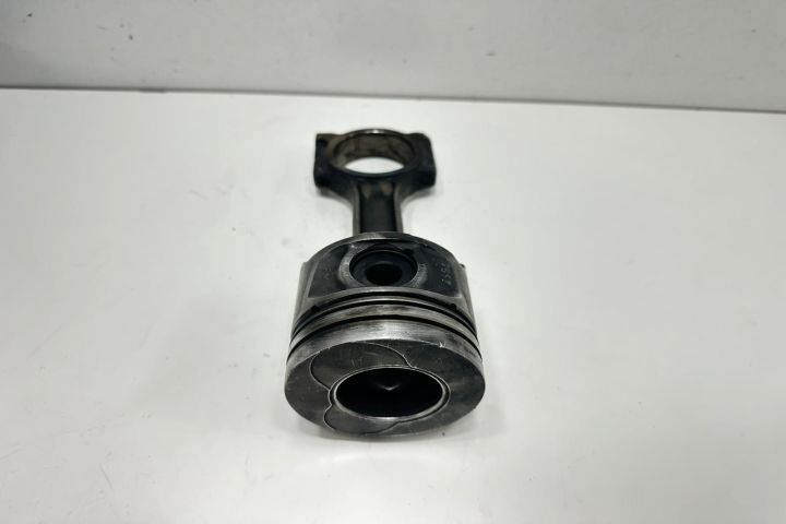 Piston cu biela 1.5 dci 7657fm-1 Dacia Logan prima generatie