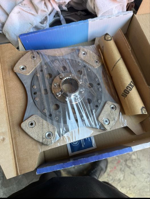 Съединител Сакс Перфрормънс +притискател 550i 240мм