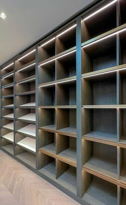 Прилавки, стеллажи, витрины для магазинов на заказ.