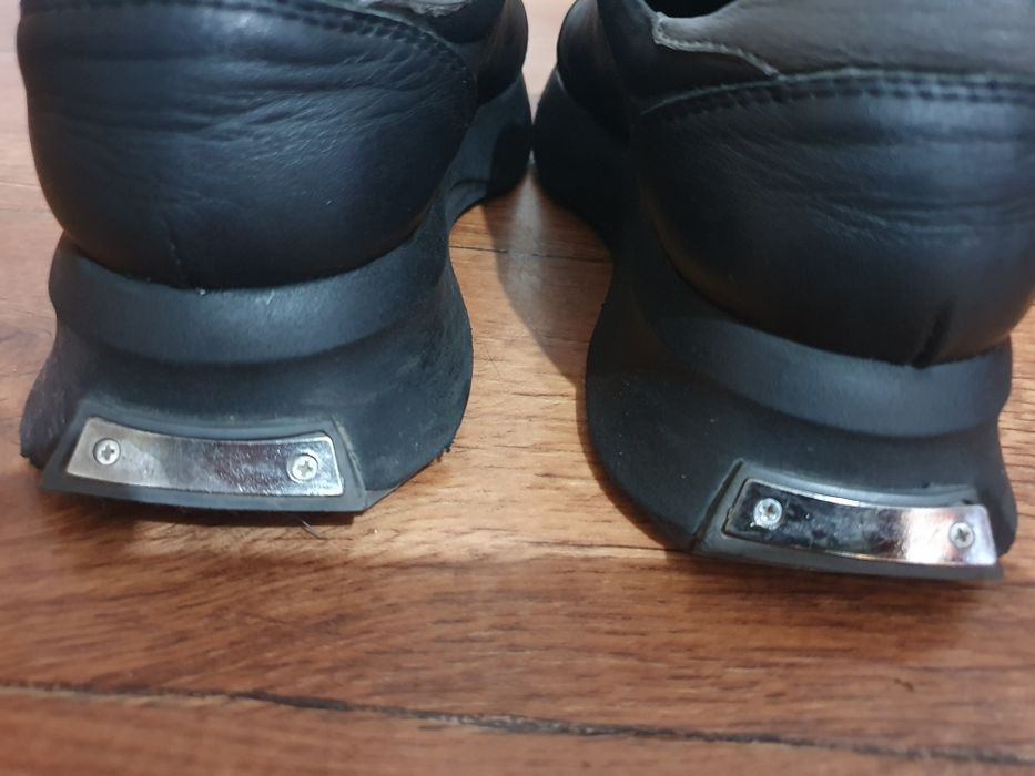 Кожаная женская обувь