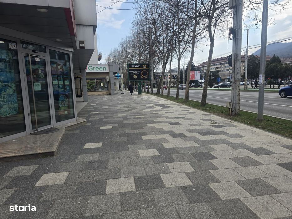 Spațiu comercial Piața Petrodava!