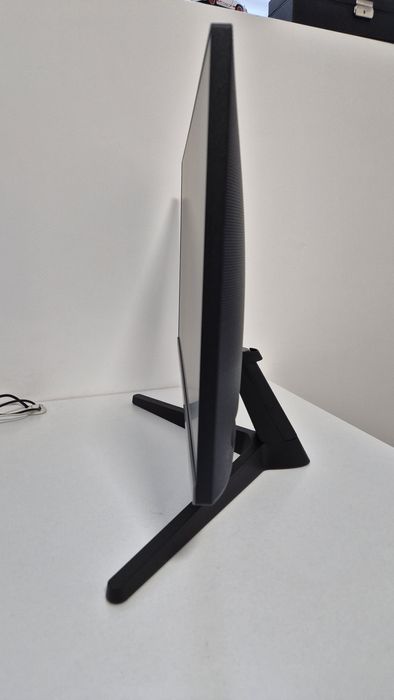 Монитор Samsung 24" инча 100Hz