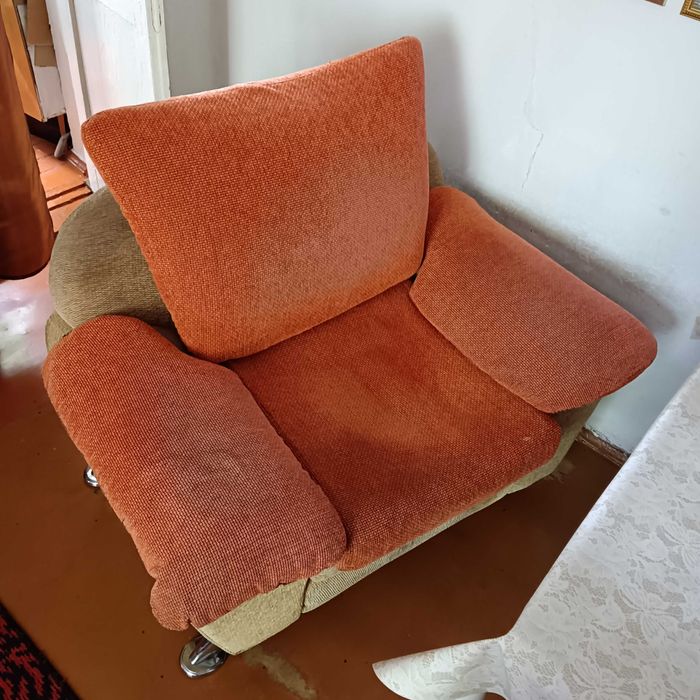 Продаётся мягкая мебель б/у: диван, 2 кресла