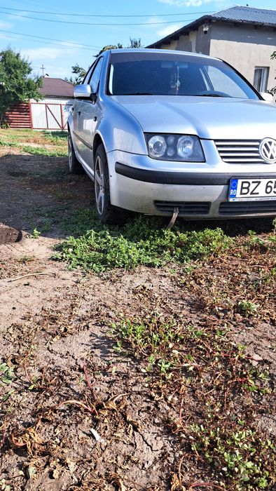 VOLKSWAGEN Bora