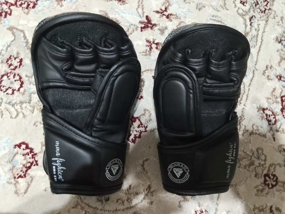 Красно черные перчатки RDX