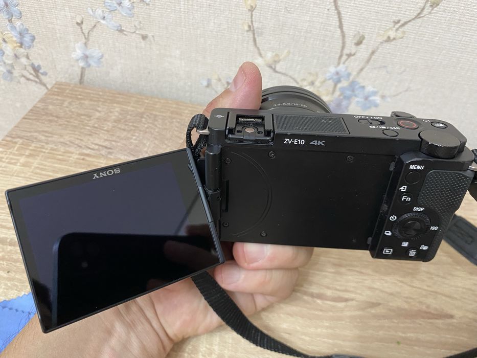 Продам Sony ZV E10 body