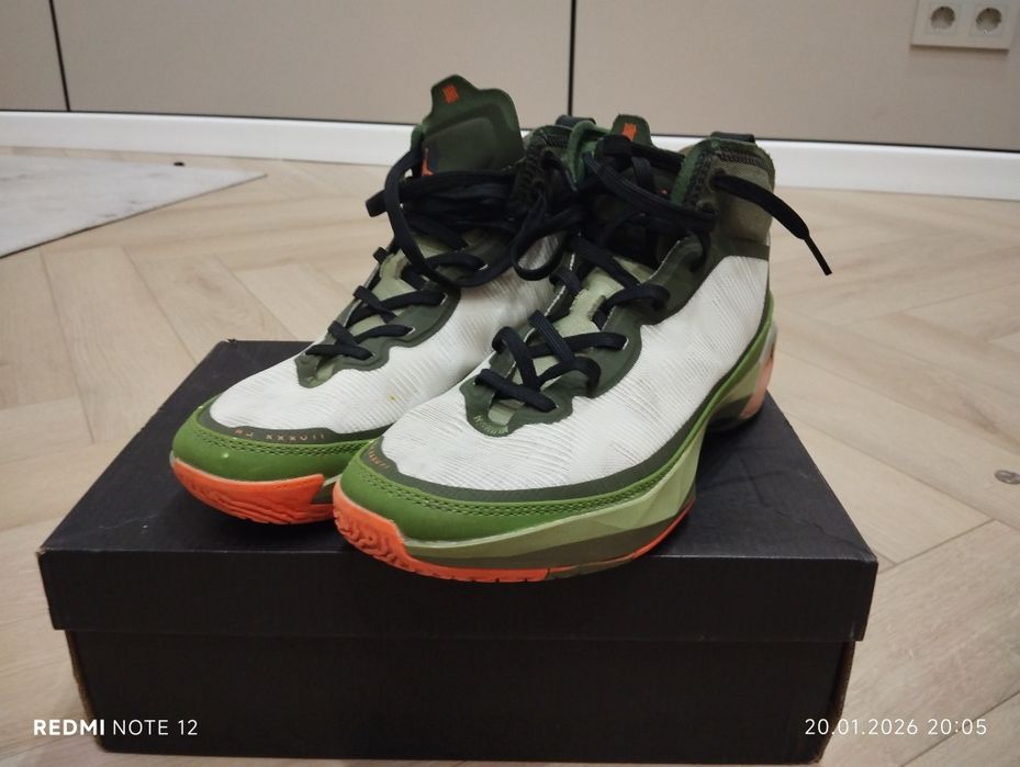 Продам баскетбольные кроссовки