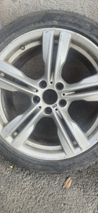 Janta 255/40/19 - rezerva BMW