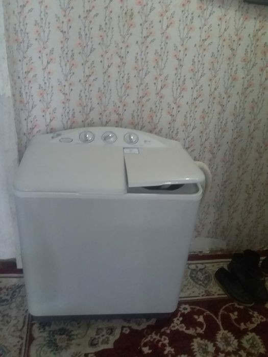 Машина и холодильник