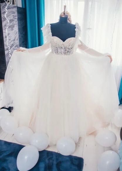 Rochie Mireasă , cu elemente deosebite