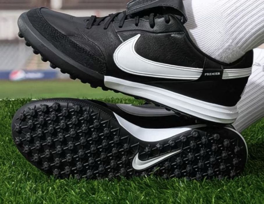 Продам сороконожки оригинал найк