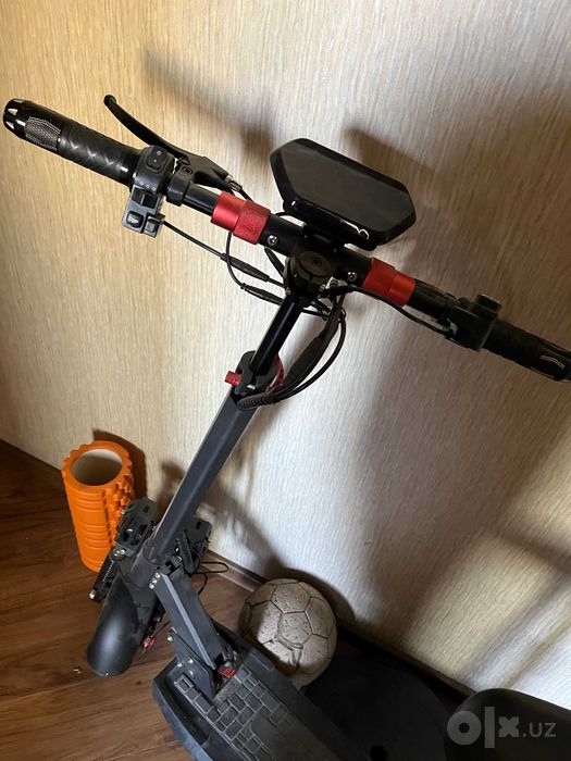 продаю электро самокат модель DG.08.