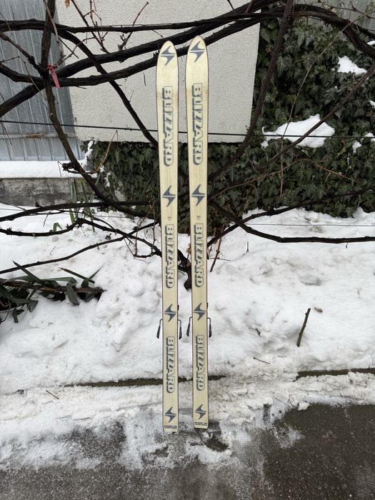 Schiuri Blizzard 158cm