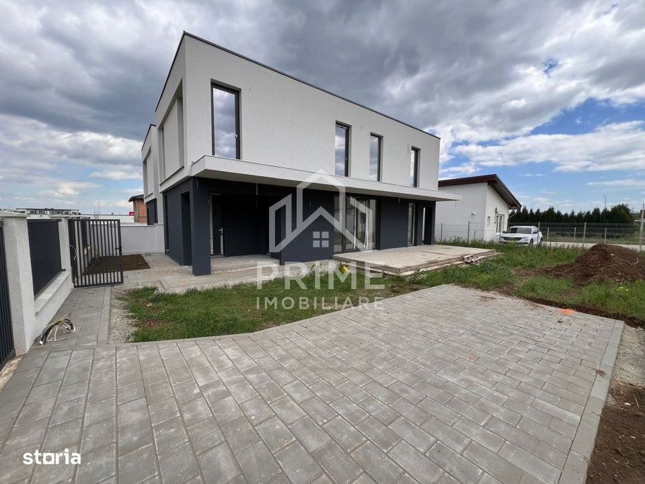 Casa de vanzare cu 4 camere,3 bai, semi finisata, zona Penny- Micesti