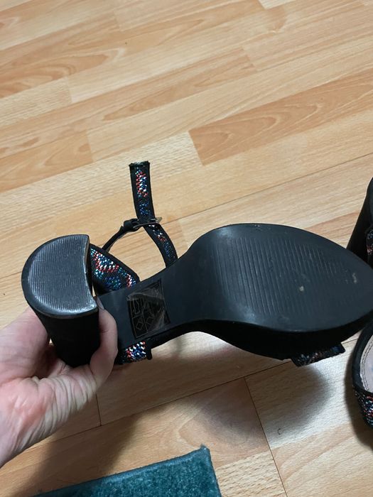 Sandale cu toc stradivarius