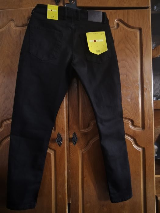 Blugi bărbați, noi