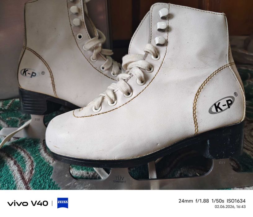 Продам коньки недорого