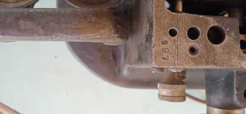 Мех тикадиган машинка . Скорняжная .