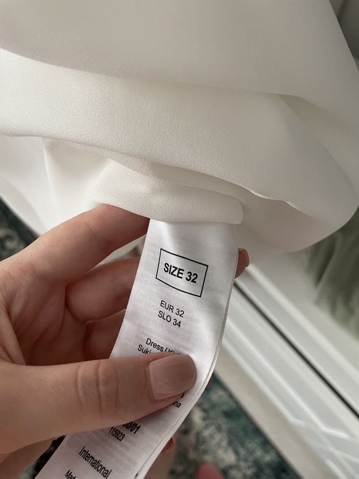 Rochie tiffani roz rochie orsay alba