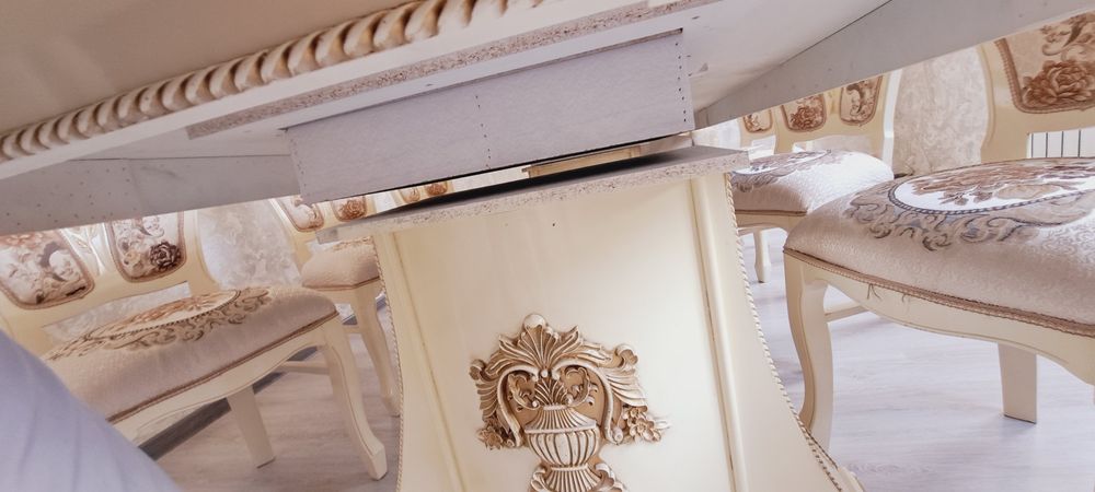 Продаётся стол со стульями в гостиничный 8-10 местный