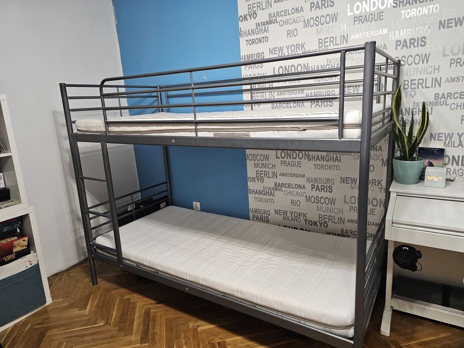 Двуетажно детско легло + 2 матрака IKEA 90×200 + шалтета