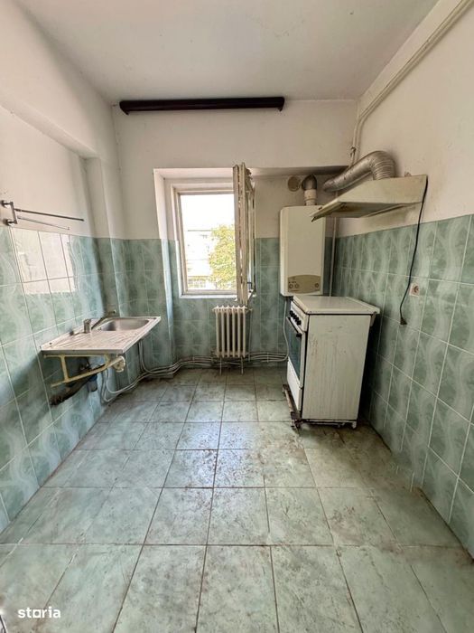 Apartament 2 camere de vanzare, ultracentral, B-dul Republicii, Barlad