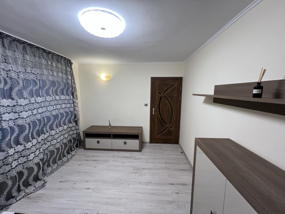 Apartament mobilat de vânzare