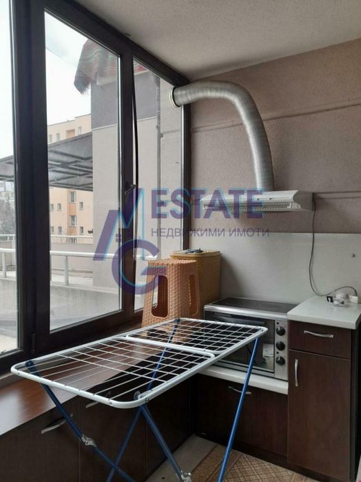 Просторен едностаен апартамент в гр. Бургас - Славейков.