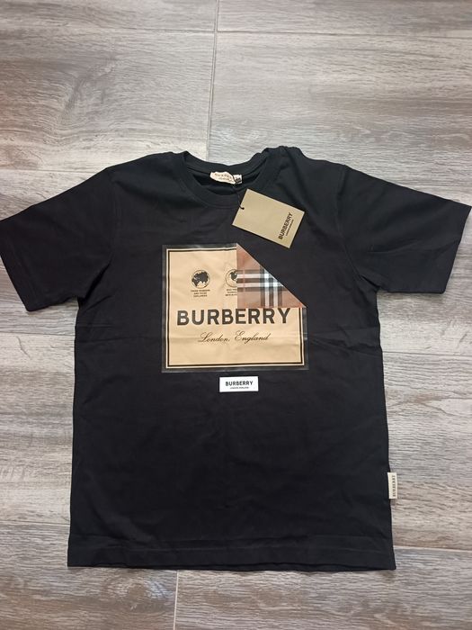 Tricou Burberry.