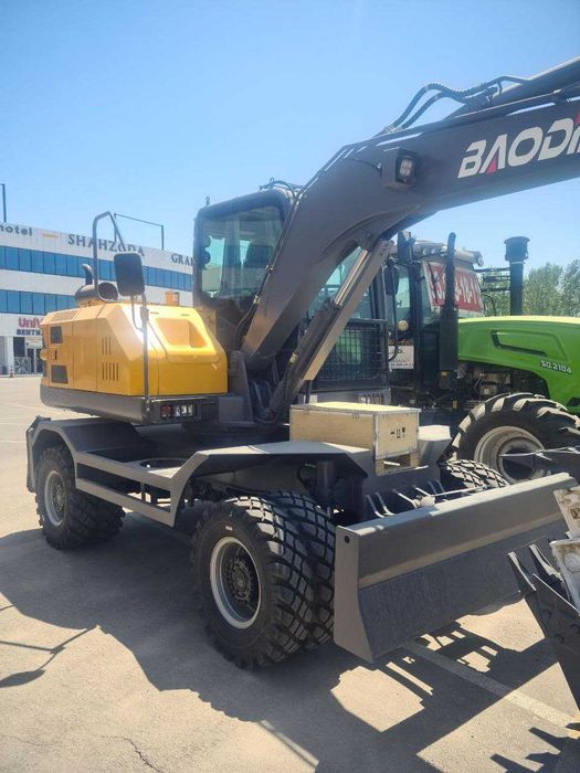 Колесный экскаватор BAODING BD80D Ташкент