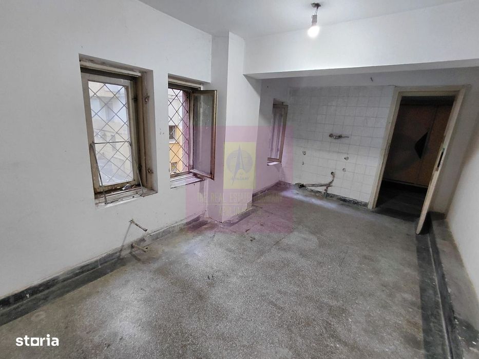 Basarabia spatiu comercial stradal