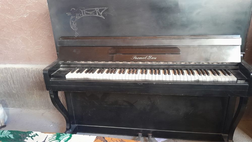 Продается пианино