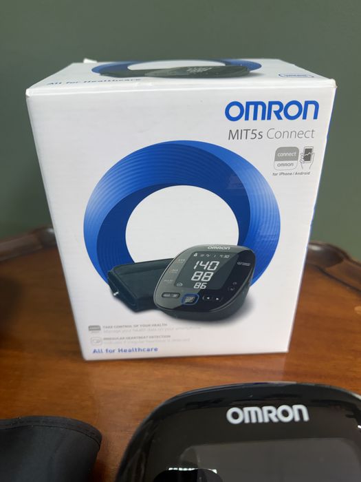Апарат за кръвно налягане OmRon